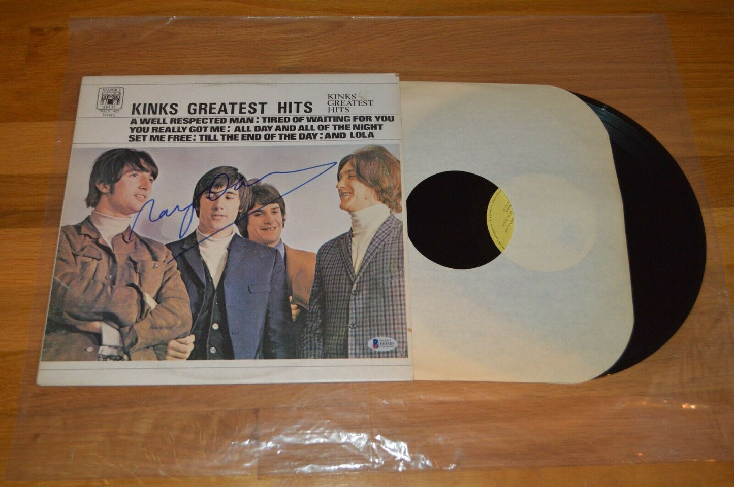 Ray Davies Autographed The Kinks Greatest Hits Original 1966 Vinyl LP Beckett COA