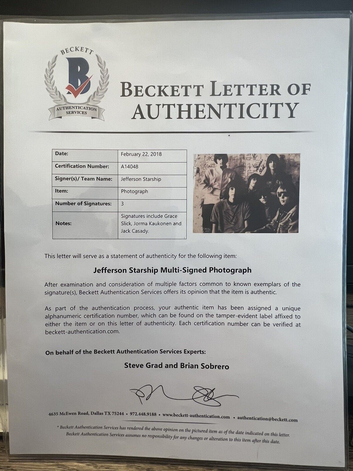 Jefferson Airplane SIGNED Photo - Grace Slick, Jack Casady, Jorma Kaukonen autograph - COA Beckett